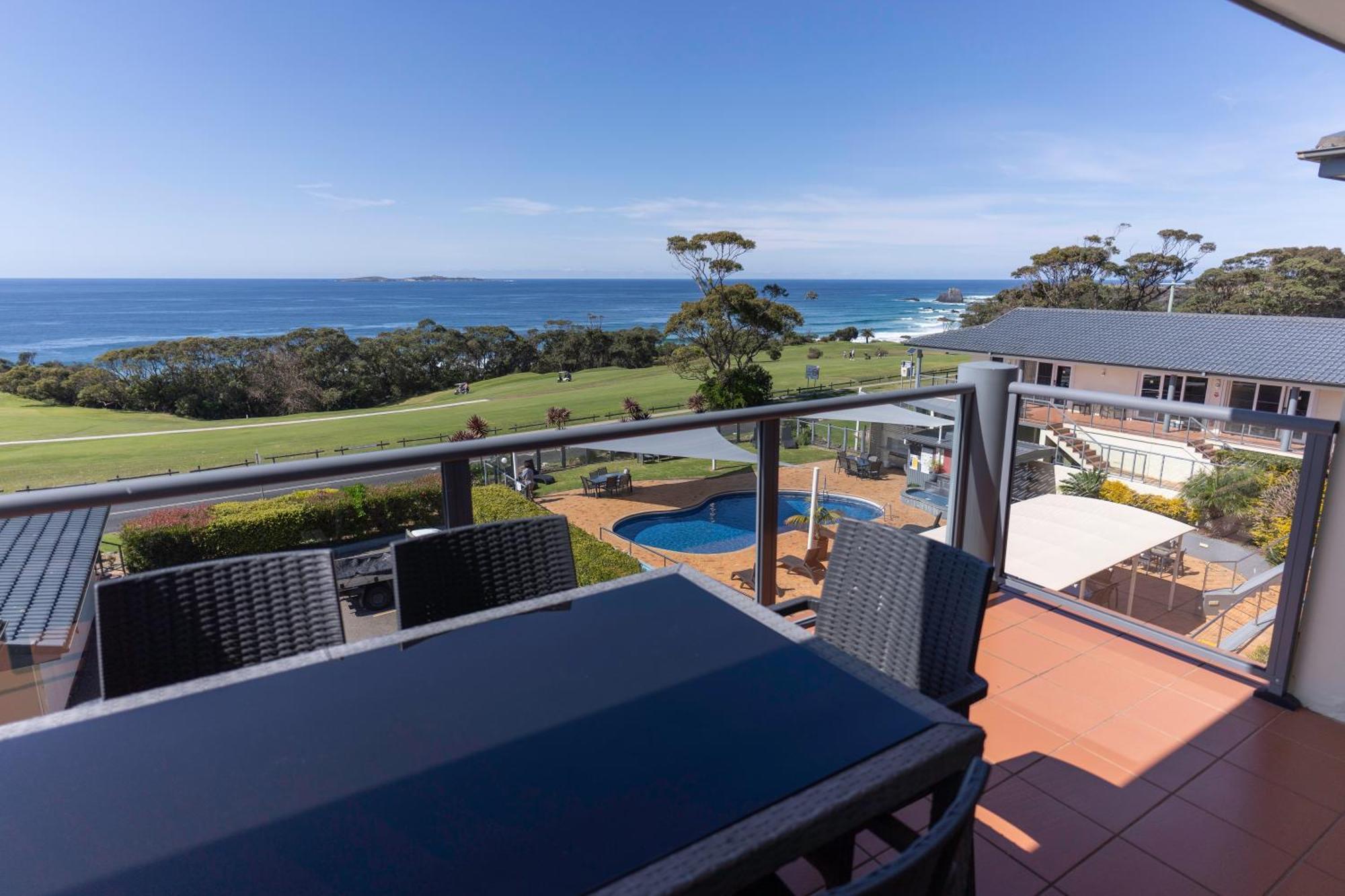Amooran Oceanside Apartments And Motel Narooma Exterior foto